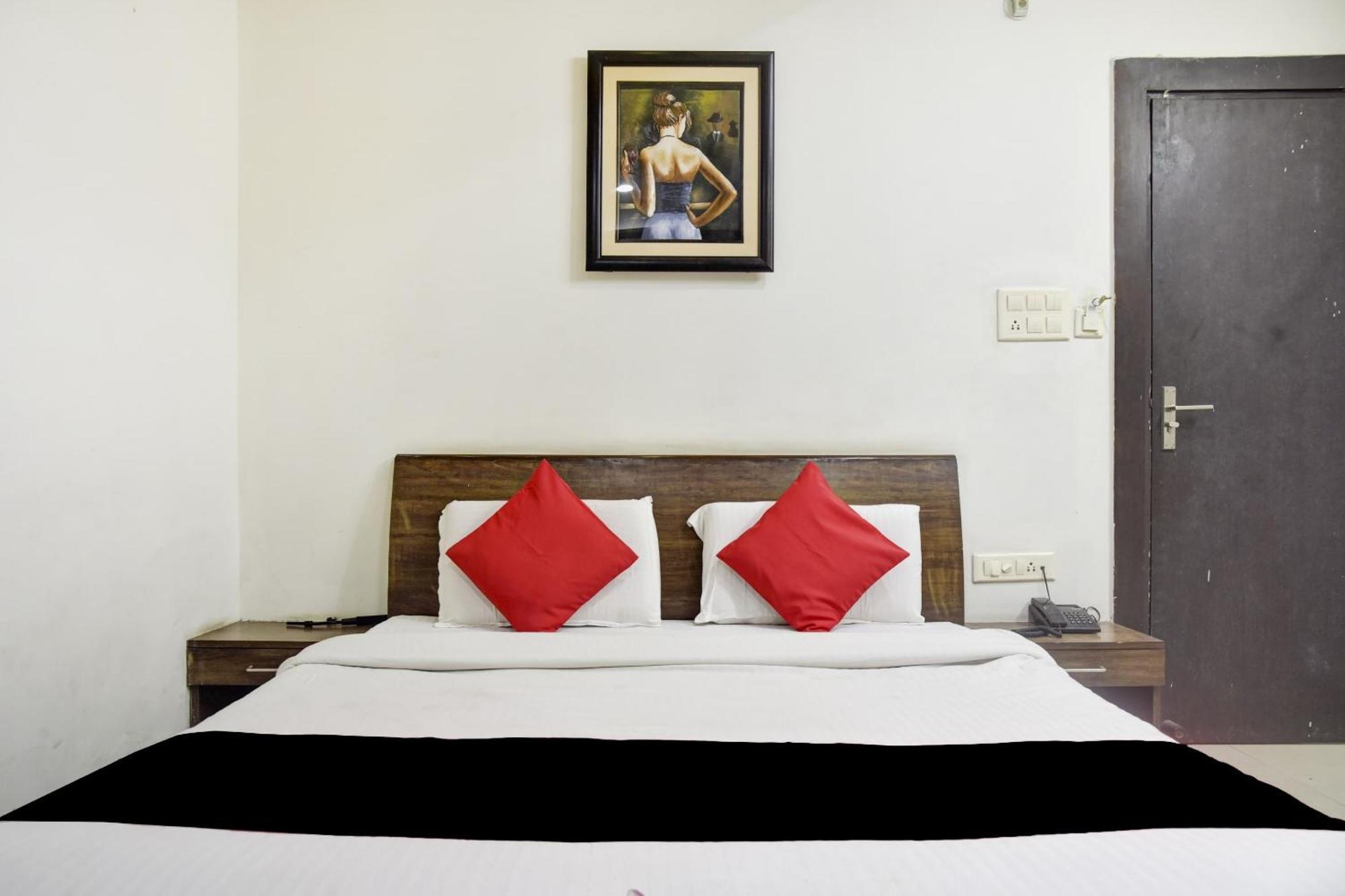 Hotel O Aditya Palace Bhopal Bagian luar foto