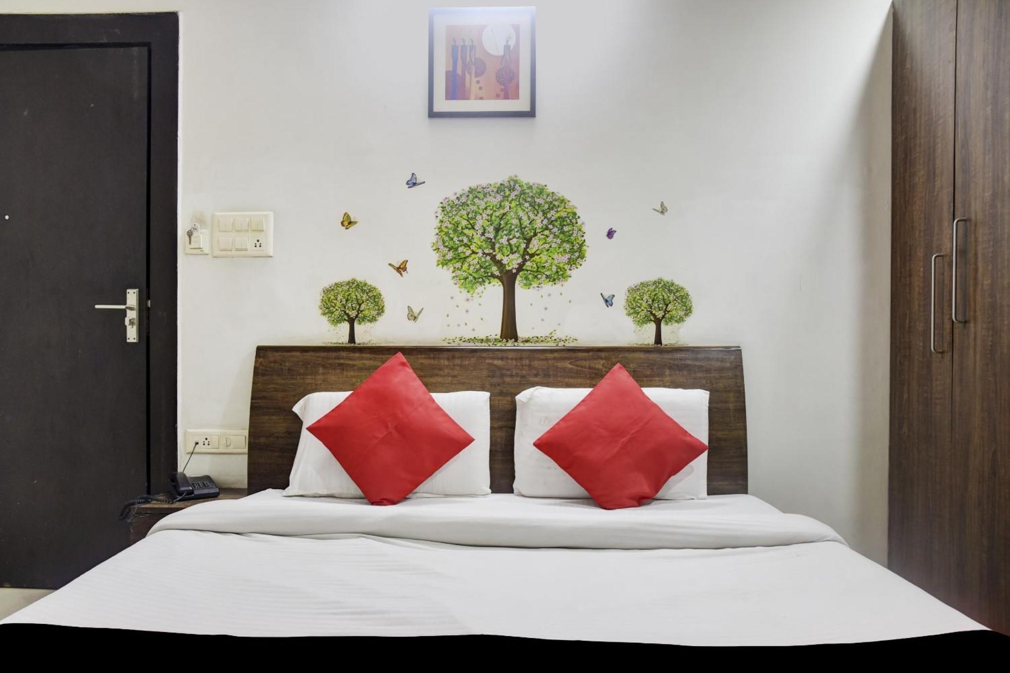 Hotel O Aditya Palace Bhopal Bagian luar foto