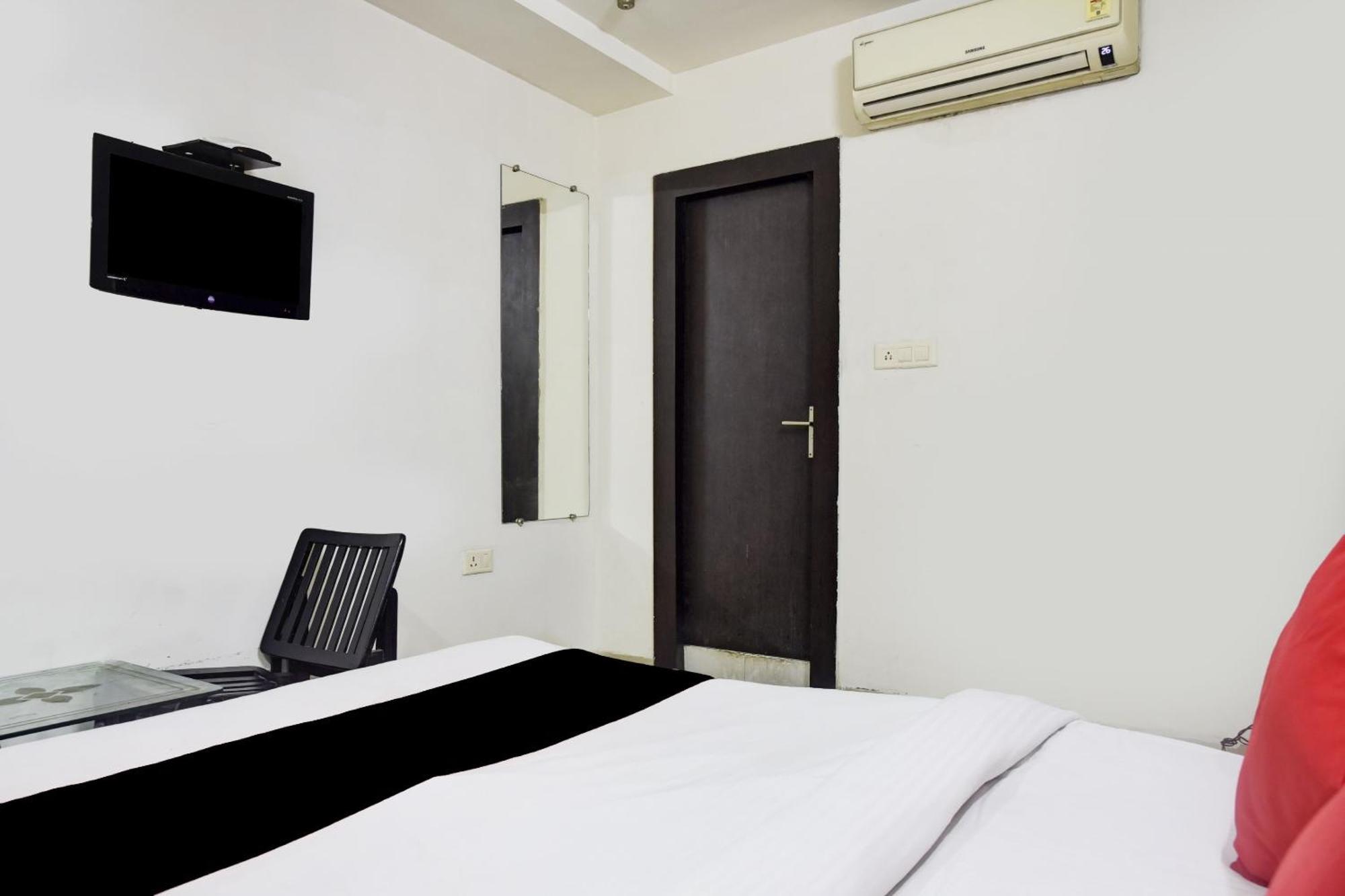 Hotel O Aditya Palace Bhopal Bagian luar foto