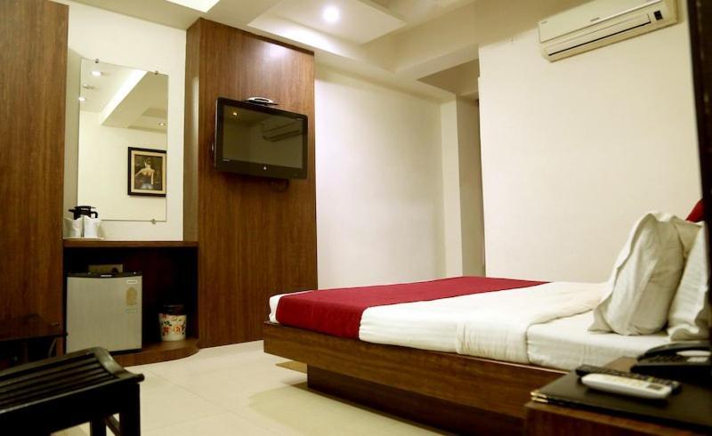 Hotel O Aditya Palace Bhopal Bagian luar foto